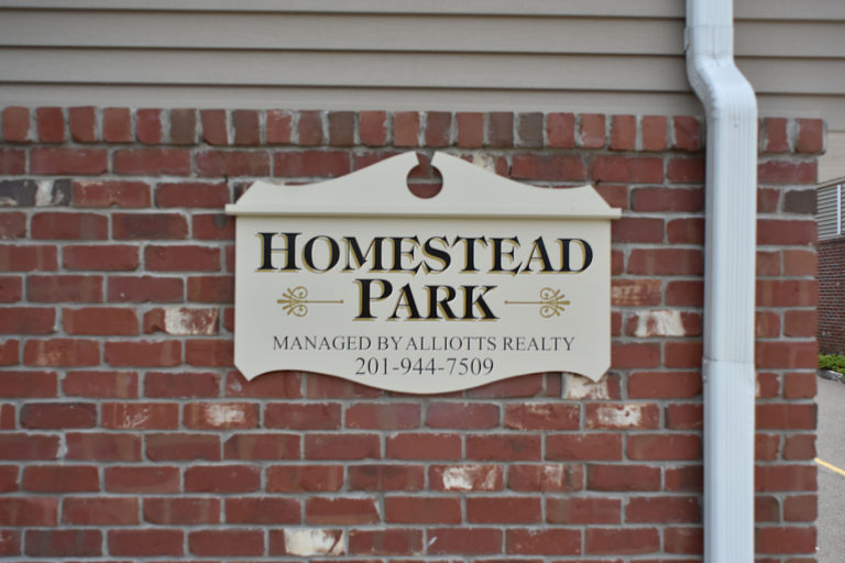 alliotts construction homestead park signage
